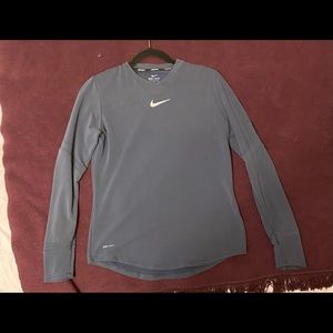 Women’s Nike golf long sleeve